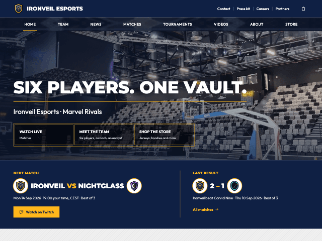 Template Varsity, menampilkan halaman beranda tim. Campus colors: navy bands, one gold, a pinstriped ground, heavy uppercase headings and gold-framed buttons.